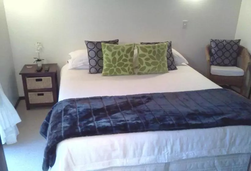 Waters Edge B&b