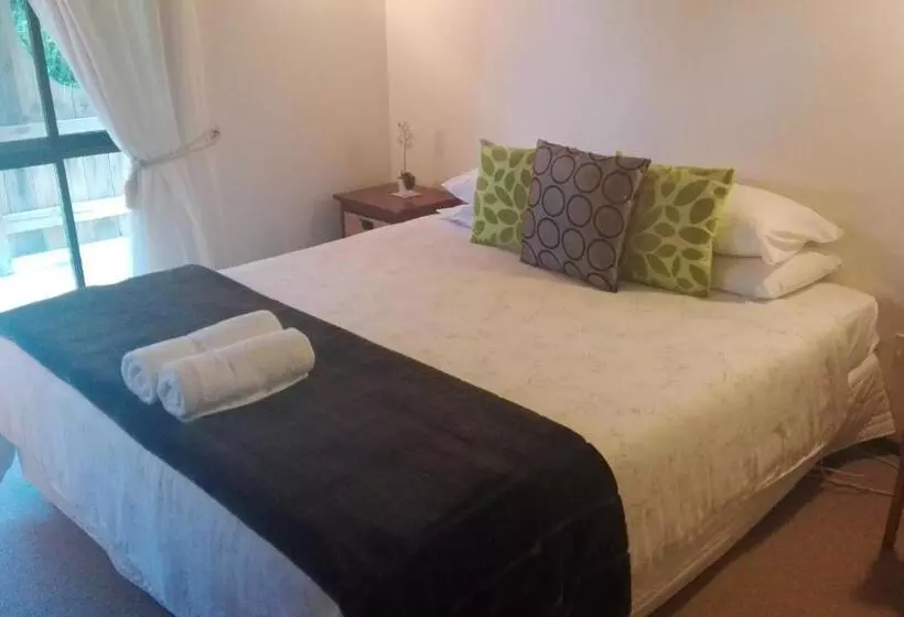 Waters Edge B&b