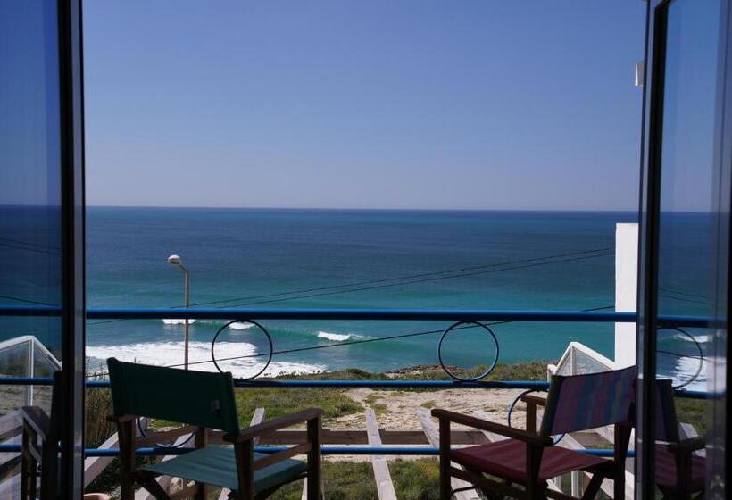 ユースホステル Chill In Ericeira Surf House