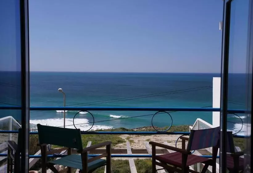 ユースホステル Chill In Ericeira Surf House