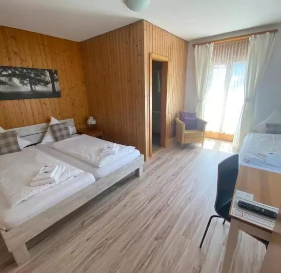 Retkeilymaja Hasli Lodge