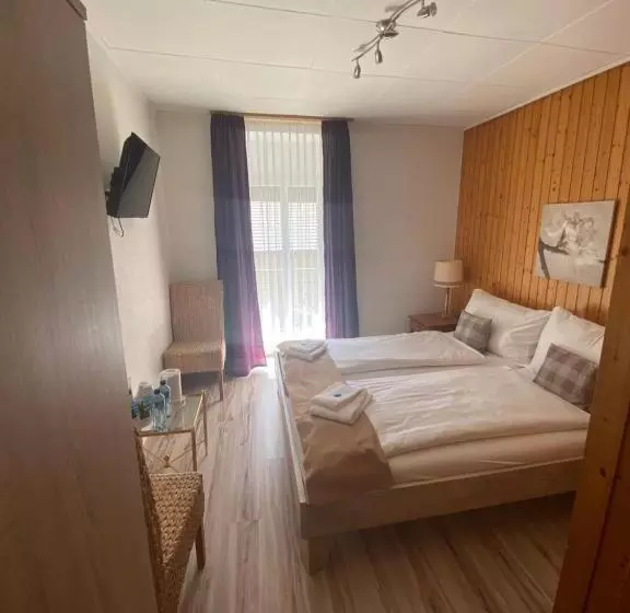 Retkeilymaja Hasli Lodge