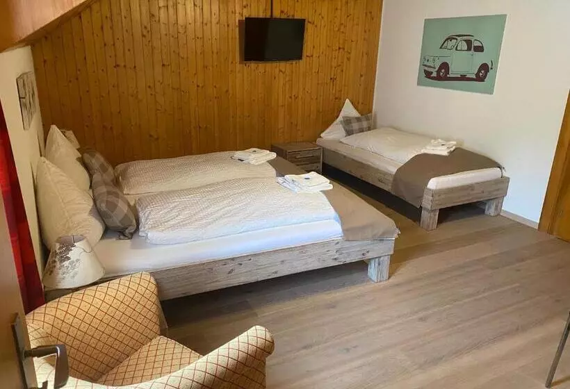 Retkeilymaja Hasli Lodge