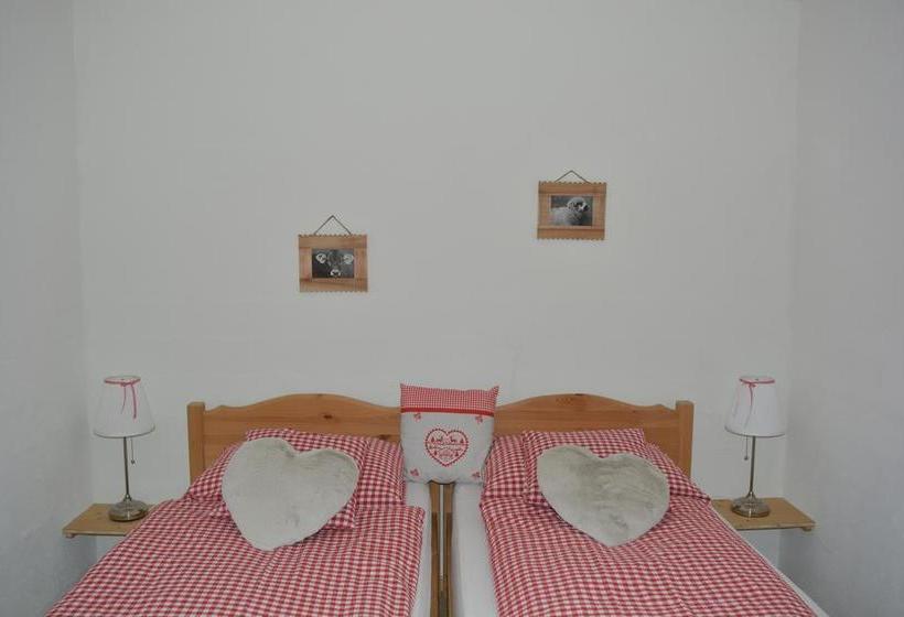 Vandrarhem Pensiun Trais Piz