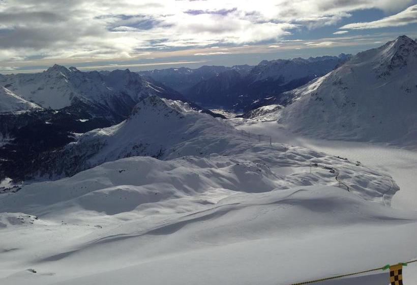 Vandrarhem Pensiun Trais Piz