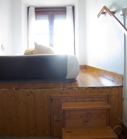 Bed and Breakfast Alfama 3b  Balby S Bed&breakfast