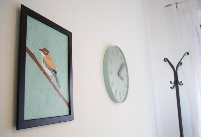 Bed and Breakfast Alfama 3b  Balby S Bed&breakfast