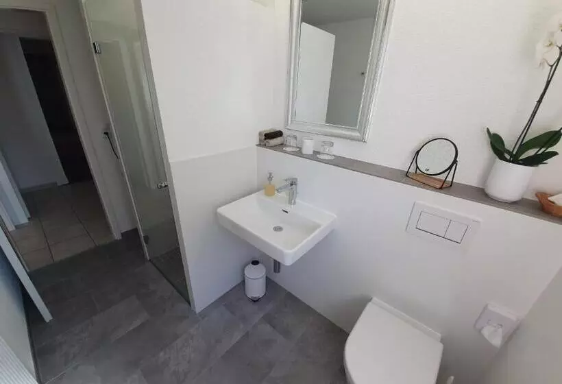 ベッドアンドブレックファースト Bnb Haus Weibel