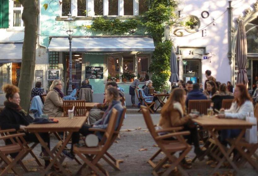 تختخواب و صبحانه Emma Bett Und Bistro