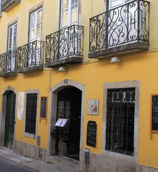 Grapes & Bites  Hostel And Wines