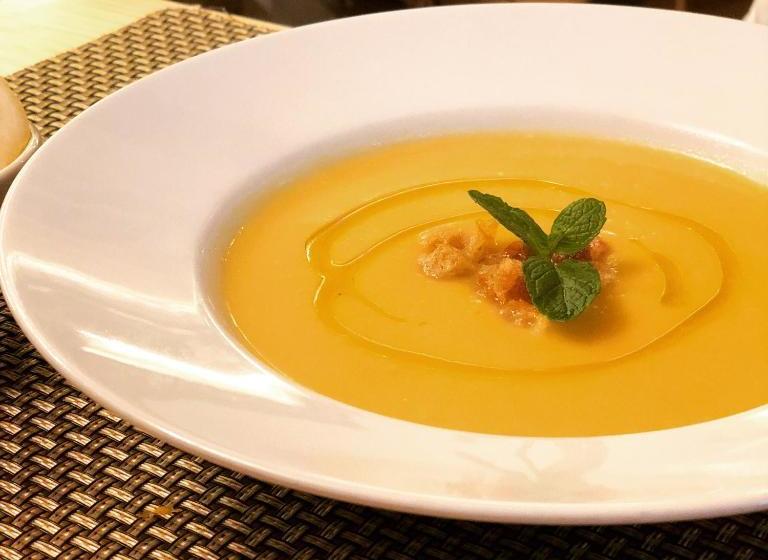 Grapes & Bites  Hostel And Wines