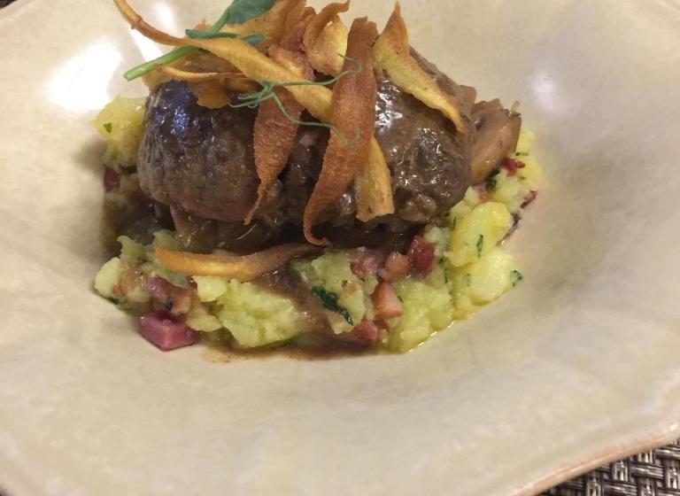 Grapes & Bites  Hostel And Wines