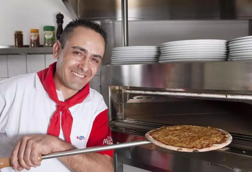 Hotelli Al Lago