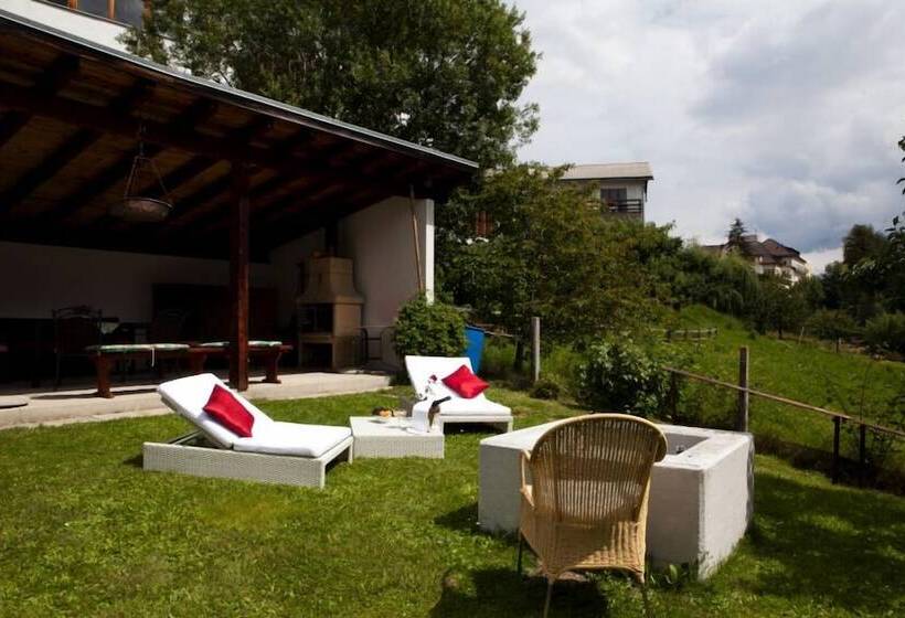 בית מלון כפרי Chasa Sofia