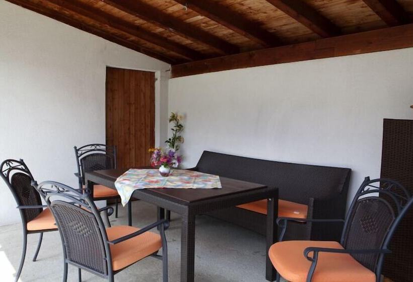 בית מלון כפרי Chasa Sofia