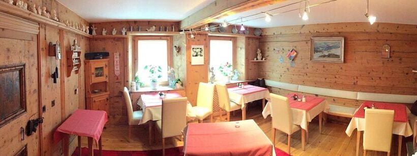 בית מלון כפרי Chasa Sofia