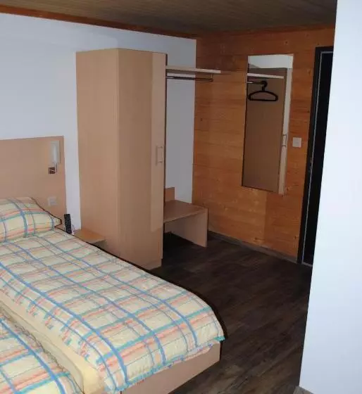 Hotelli Des Alpes