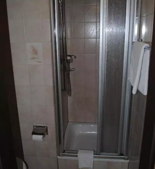 Hotelli Des Alpes