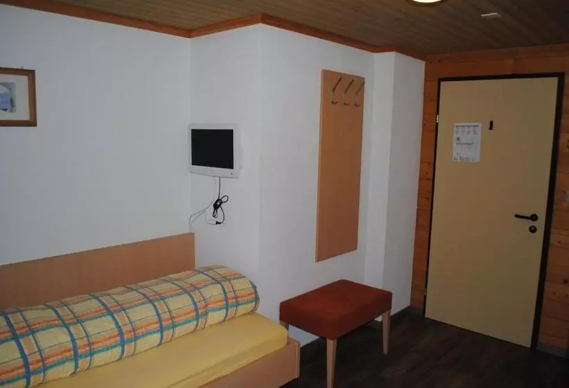 Hotelli Des Alpes