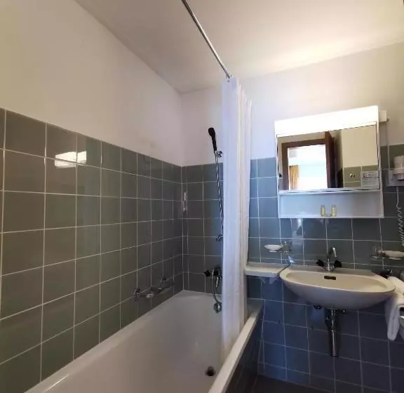 Hotelli Schnider Bed&breakfast Und Café