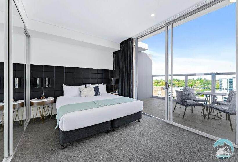 2 Beds Luxury Apartment In The Heart Of Chatswood12
