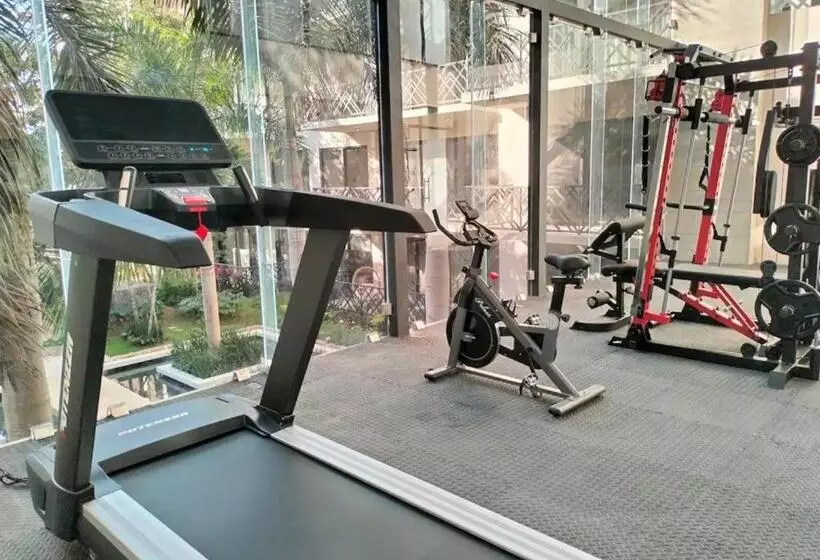 Exclusivo Y Moderno Pool And Gym