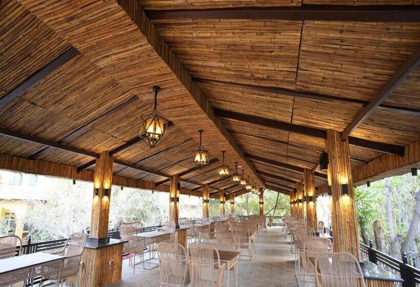 호텔 Azizaa Resort And Spa, Jaipur