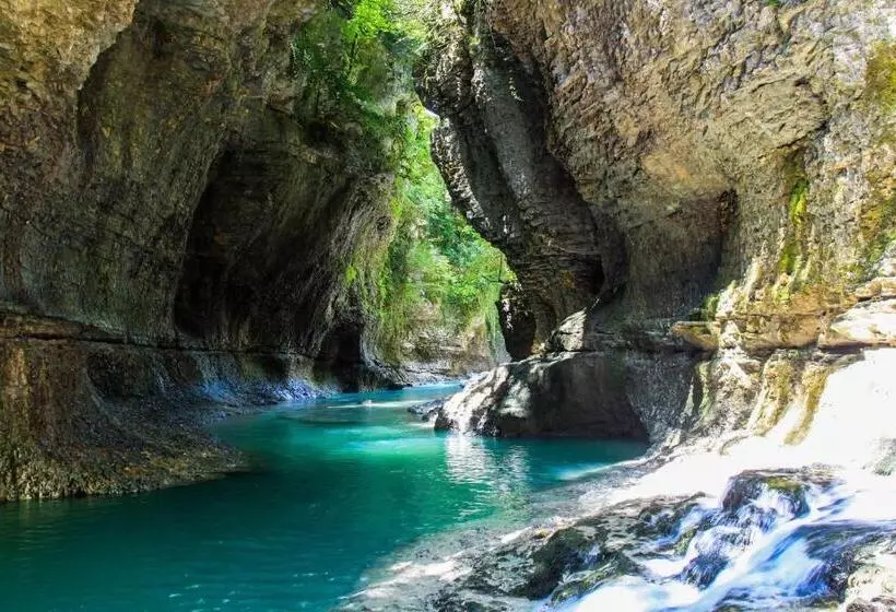 پانسیون Martvili Canyon Room For Up To 6 Guests