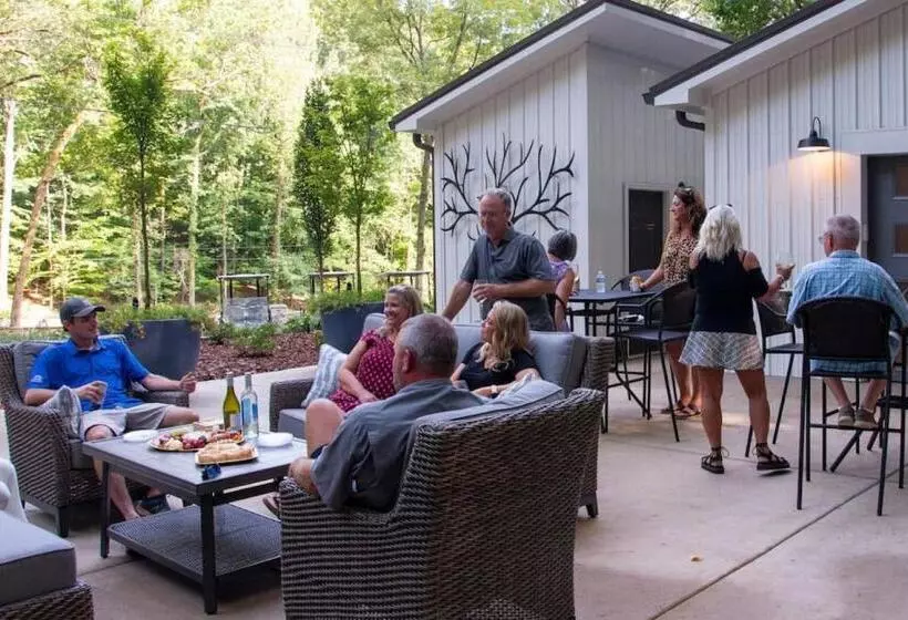リゾートホテル Oak Luxury Treehouse Near Lake Guntersville