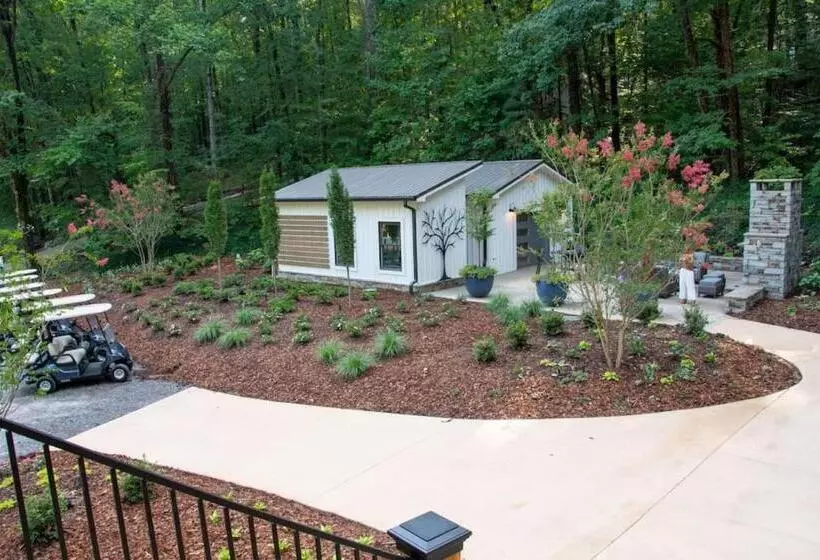 リゾートホテル Oak Luxury Treehouse Near Lake Guntersville