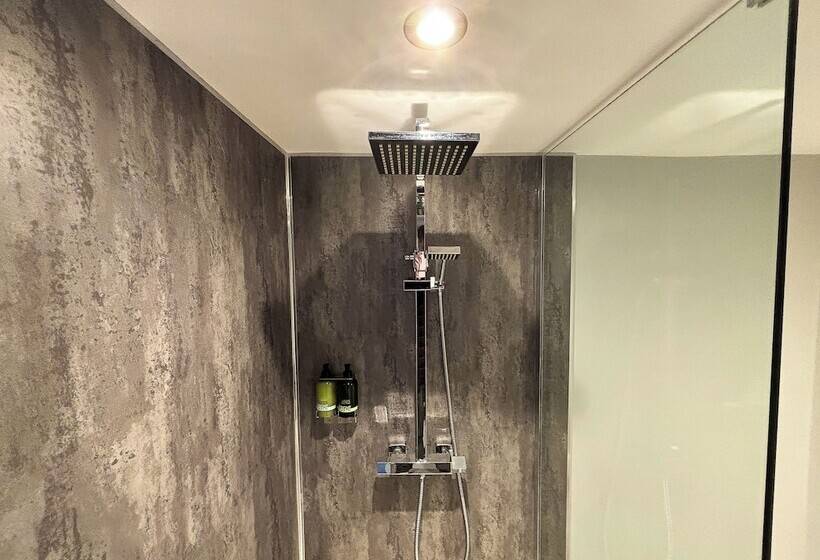 カプセルホテル Lymm Living