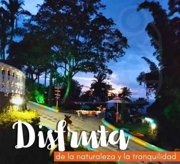 Hotelli La Cabaña Eco