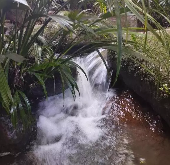 Hotelli La Cabaña Eco