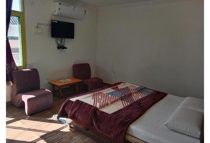 Goroomgo Hotel Dolphin Dalhousie