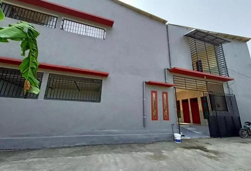 Hotelli Spot On 93965 Ibrahim Guest House Syariah