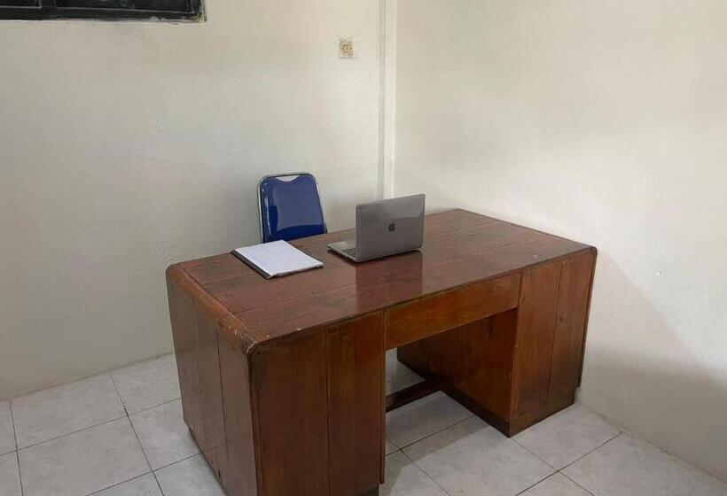 ホテル Spot On 93965 Ibrahim Guest House Syariah