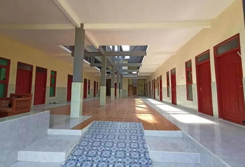 Hotelli Spot On 93965 Ibrahim Guest House Syariah