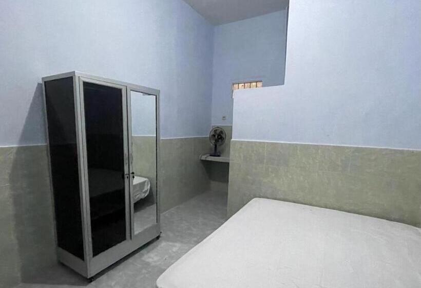 ホテル Spot On 93965 Ibrahim Guest House Syariah