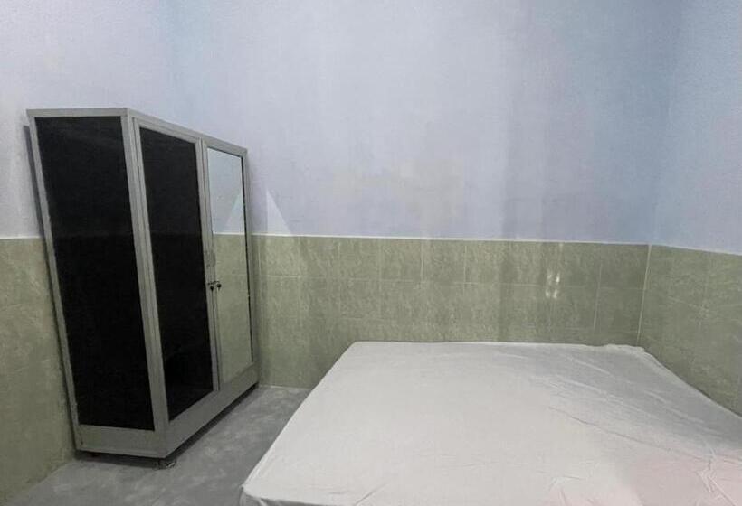 ホテル Spot On 93965 Ibrahim Guest House Syariah