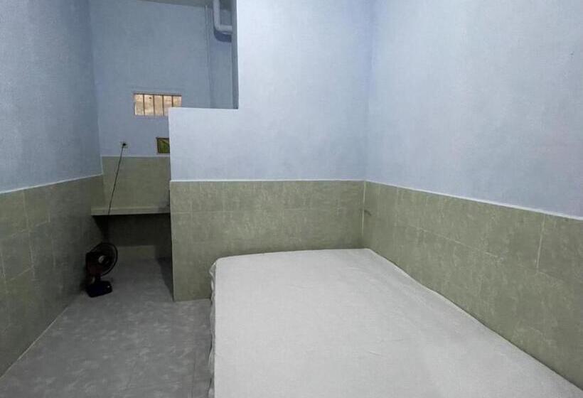 ホテル Spot On 93965 Ibrahim Guest House Syariah