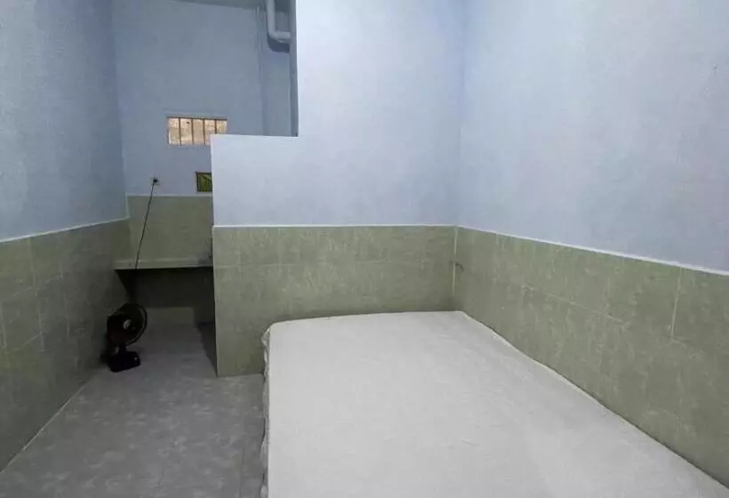 Hotelli Spot On 93965 Ibrahim Guest House Syariah