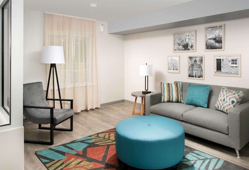 هتل Woodspring Suites Kansas City Airport