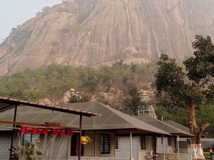 Shikra Mountains & Hills Resort