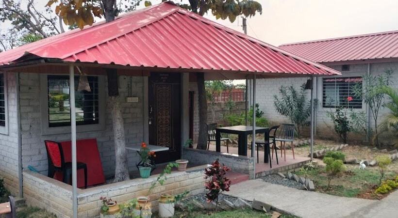 Shikra Mountains & Hills Resort