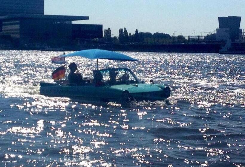 تختخواب و صبحانه The Panorama Suite