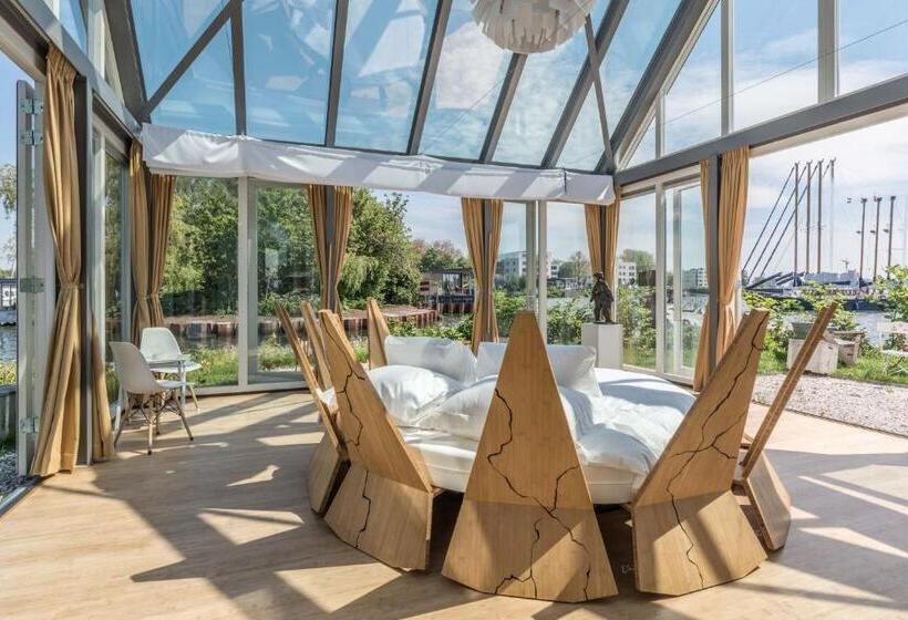 تختخواب و صبحانه The Panorama Suite