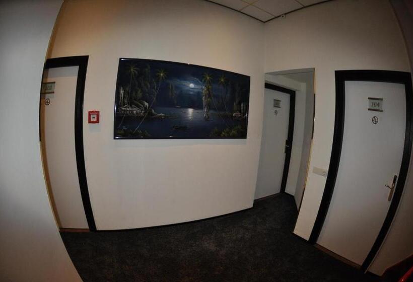 Budget Hotel Le Beau Rivage