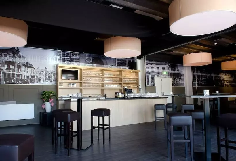 ホテル Restaurant Thuis!