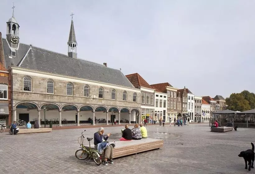 Hotelli Van Oppen