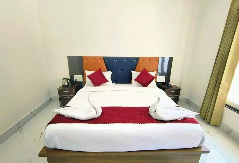 Hotelli Hill River View Resort